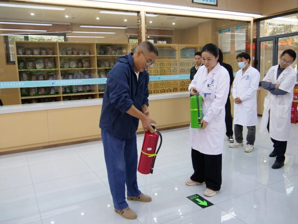 生命至上，防患未“燃”——商丘康都中西医结合医院举行消防应急演练